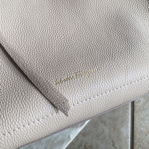 Ferragamo Amy Tote - Picture 6 of 9